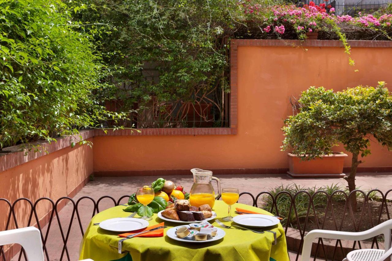 Hotel Girasole Соренто Екстериор снимка