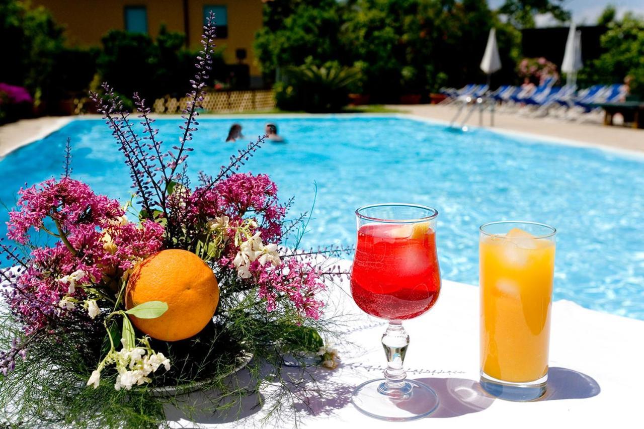 Hotel Girasole Соренто Екстериор снимка